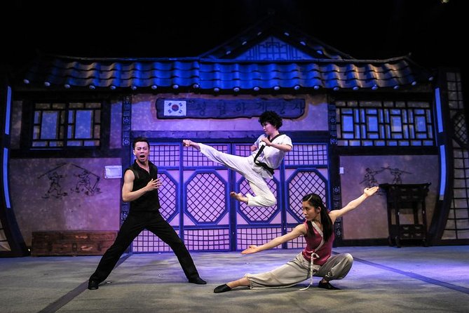 No words, no pauses, just pure humor, acrobatics, and crazy energy
