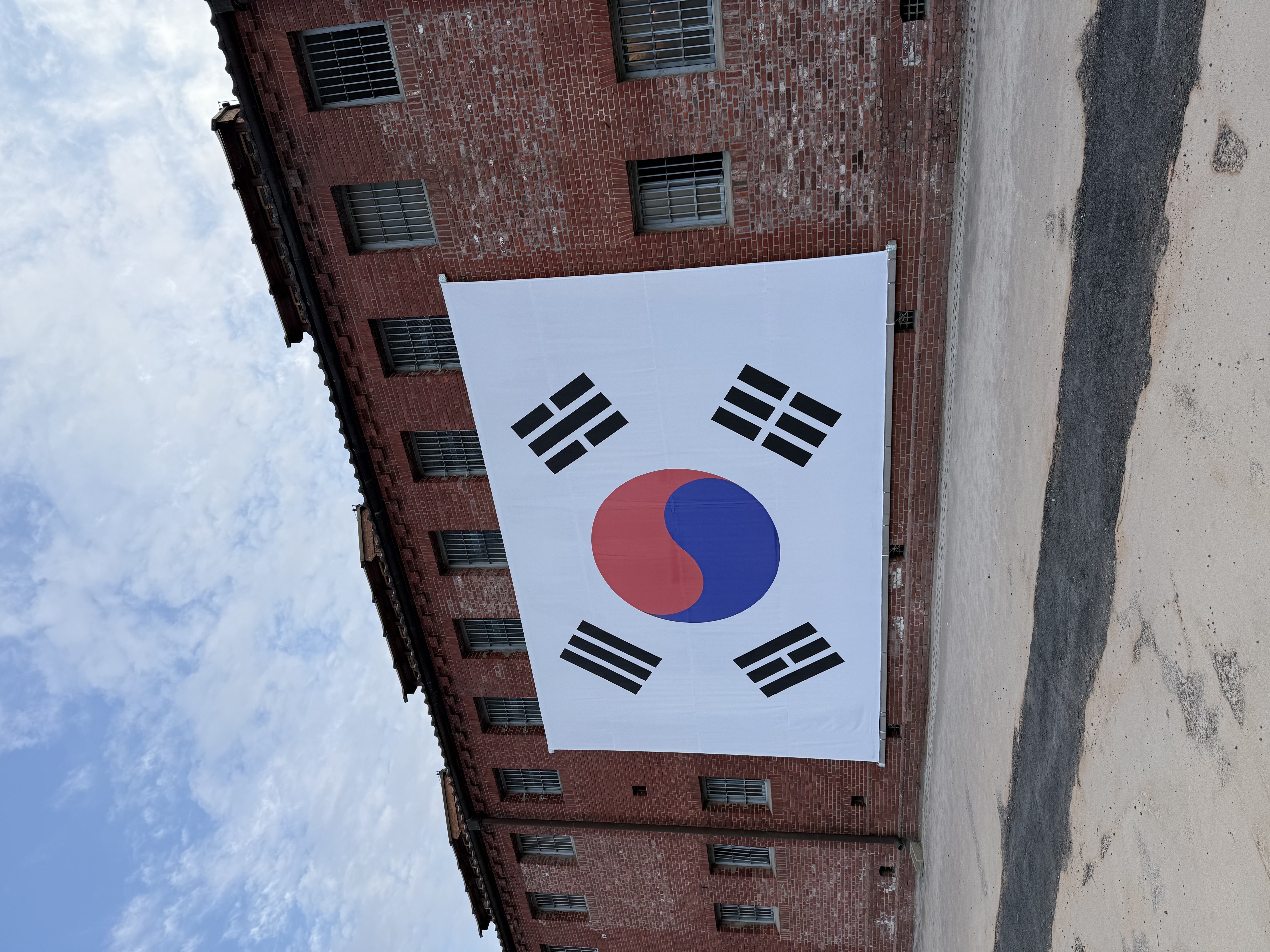 Visit the past through Seodaemun Prison