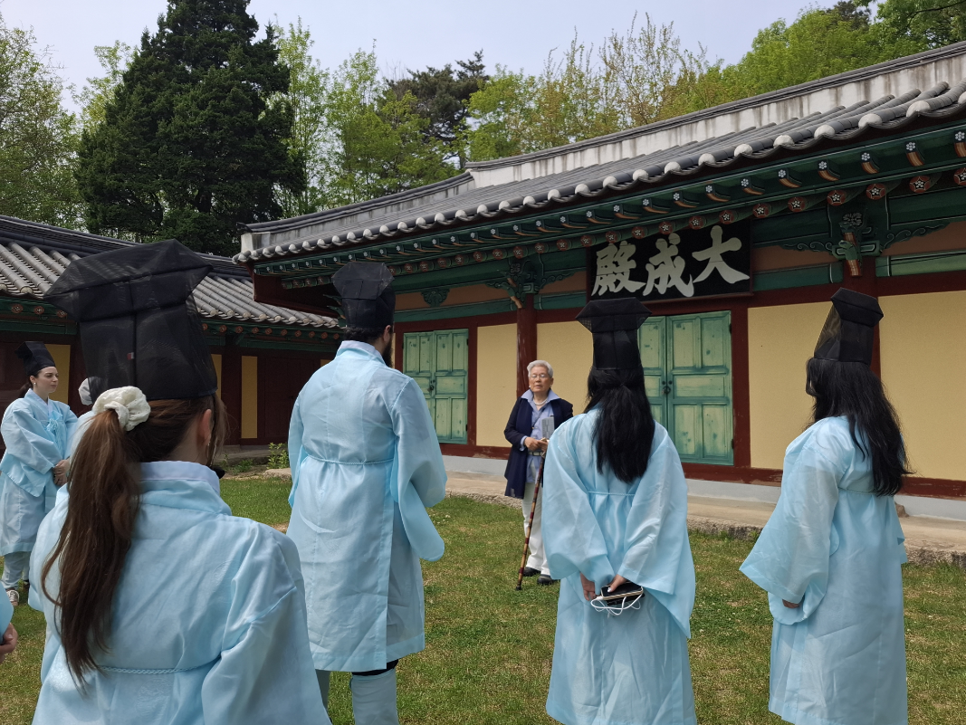 1-Day Seonbi Experience